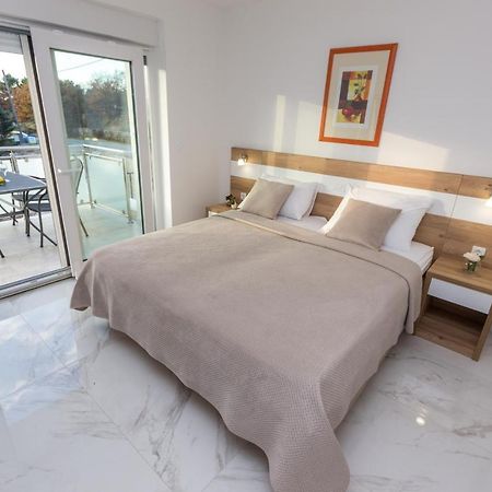 Apartmani Villa Paulo Starigrad Exterior photo
