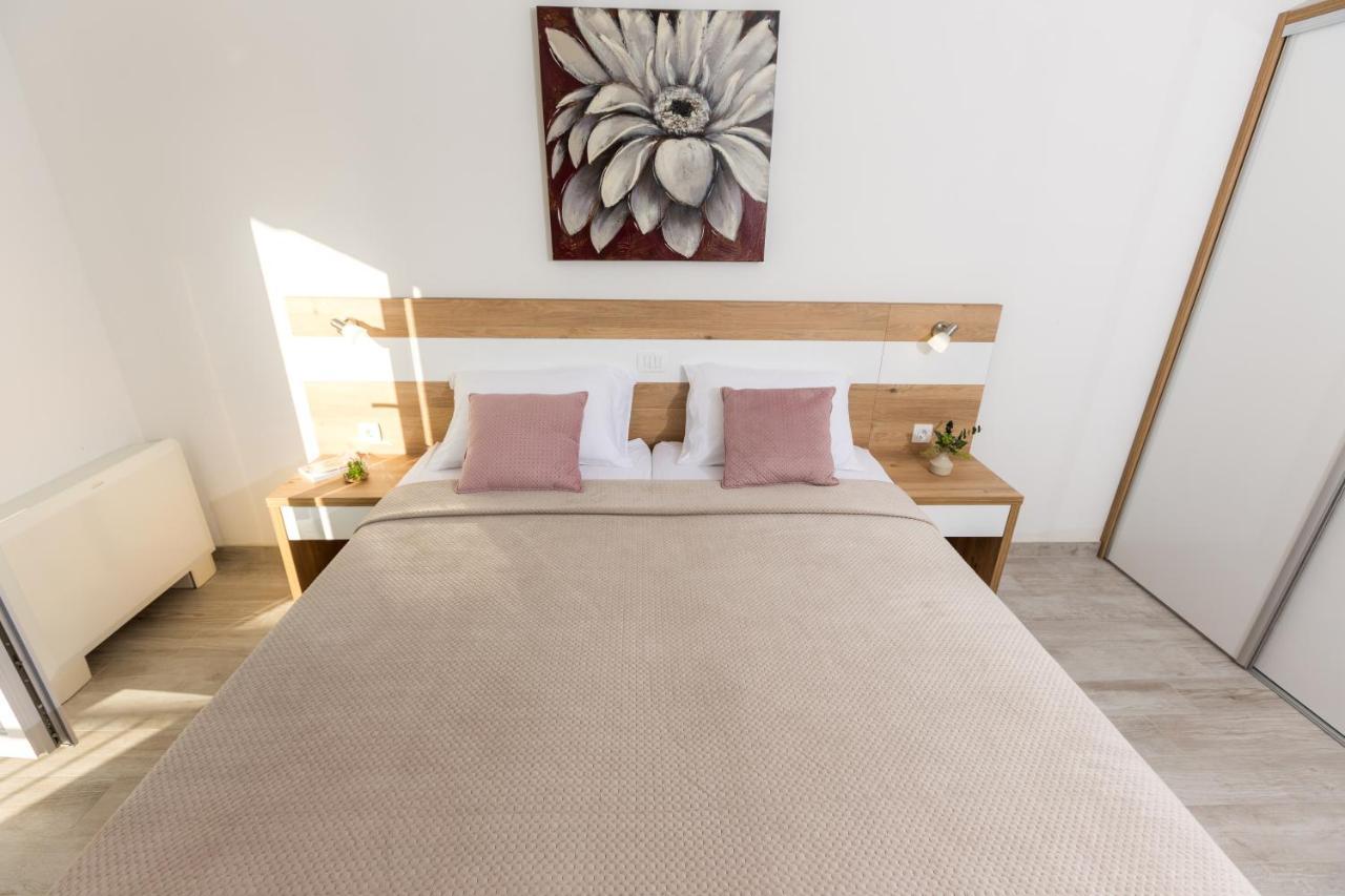 Apartmani Villa Paulo Starigrad Exterior photo