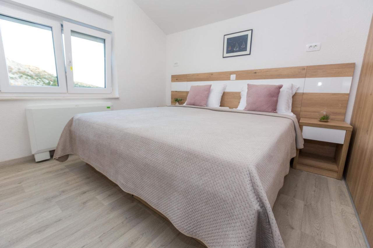 Apartmani Villa Paulo Starigrad Exterior photo