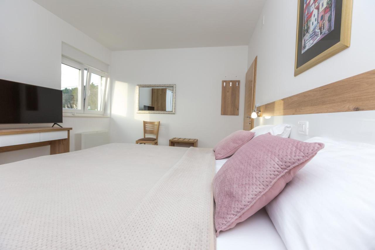 Apartmani Villa Paulo Starigrad Exterior photo