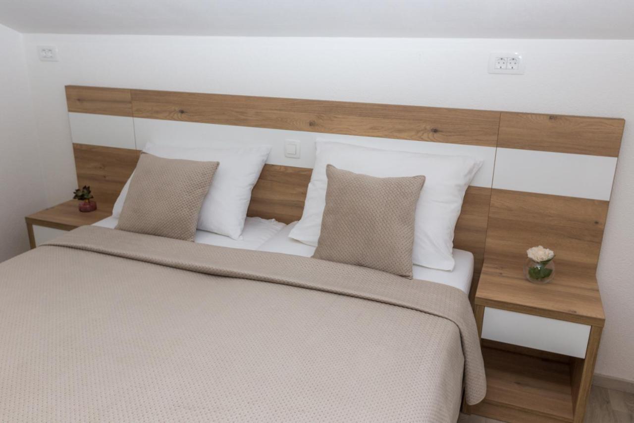 Apartmani Villa Paulo Starigrad Exterior photo