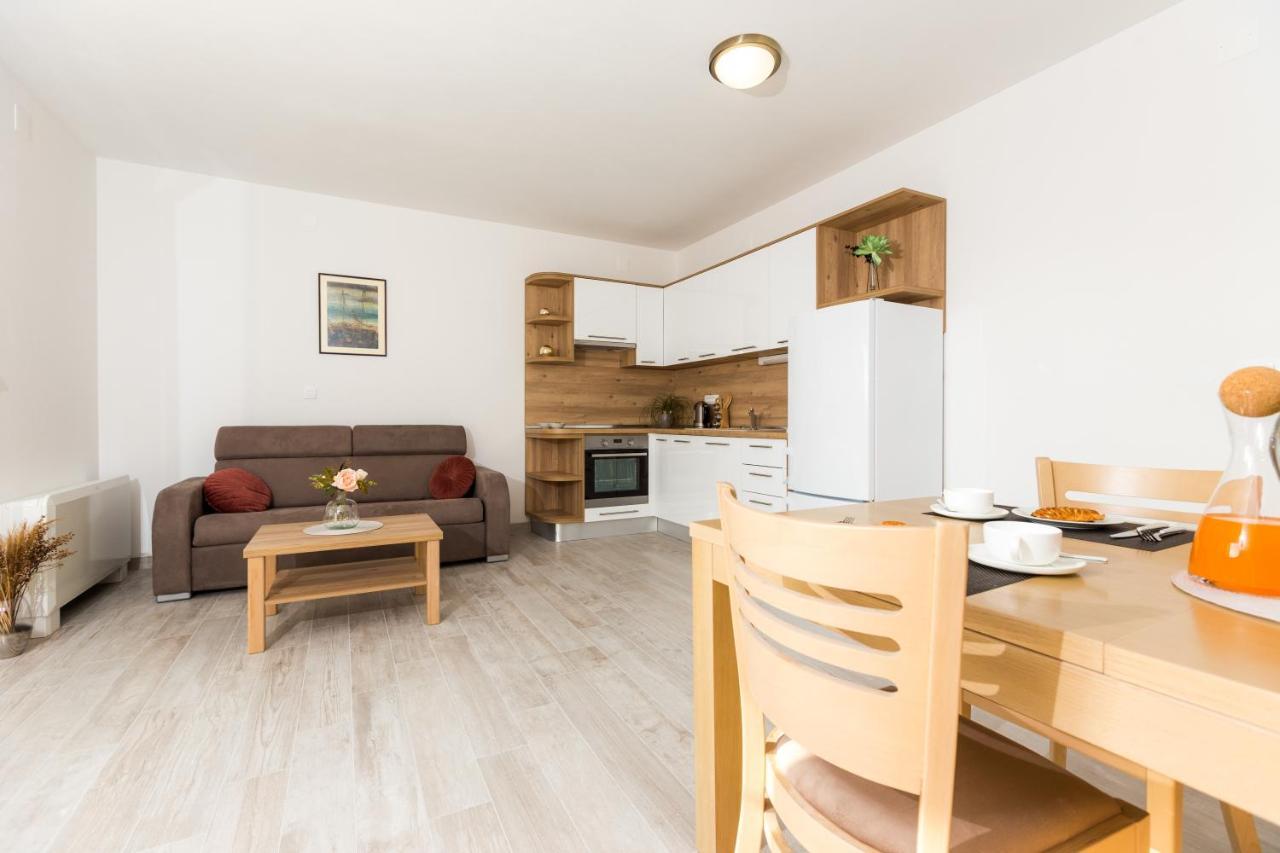 Apartmani Villa Paulo Starigrad Exterior photo