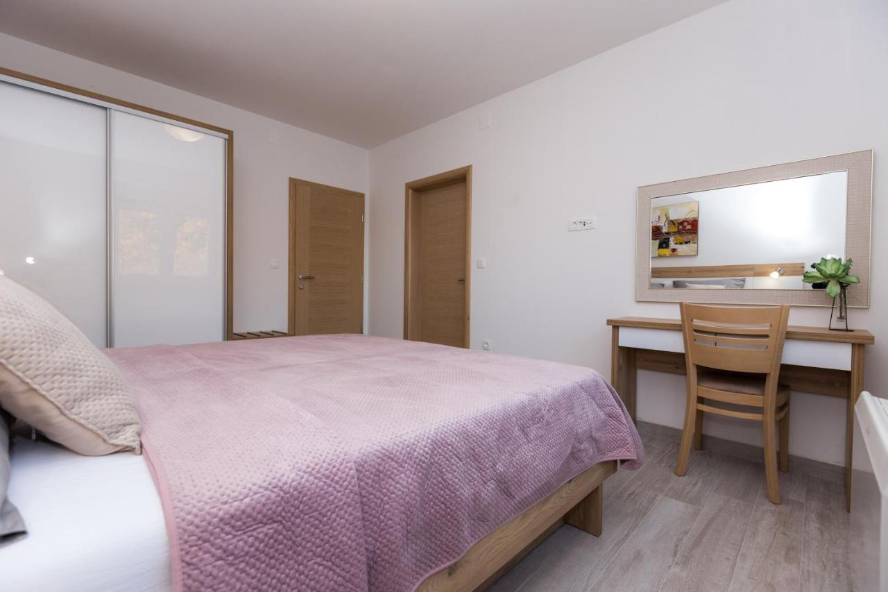 Apartmani Villa Paulo Starigrad Exterior photo