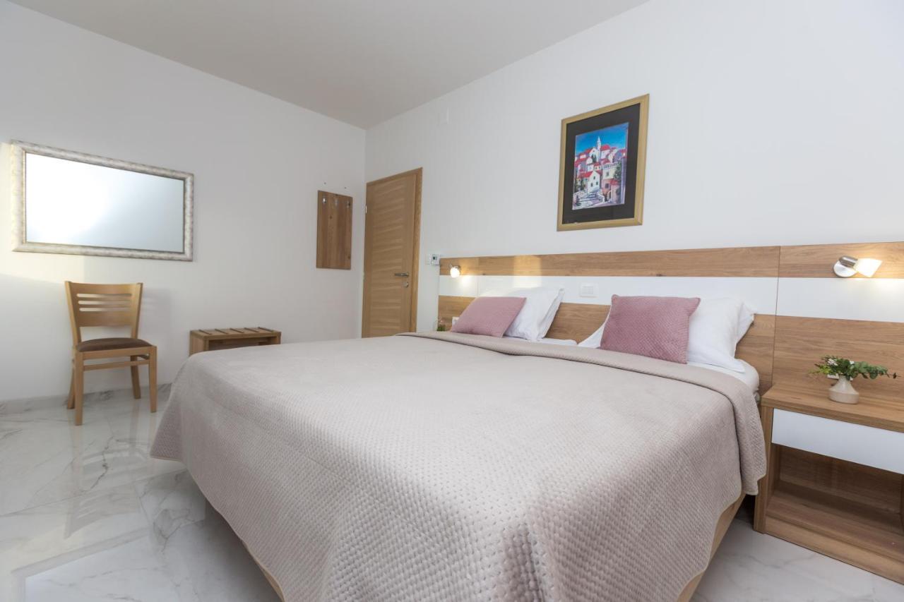 Apartmani Villa Paulo Starigrad Exterior photo